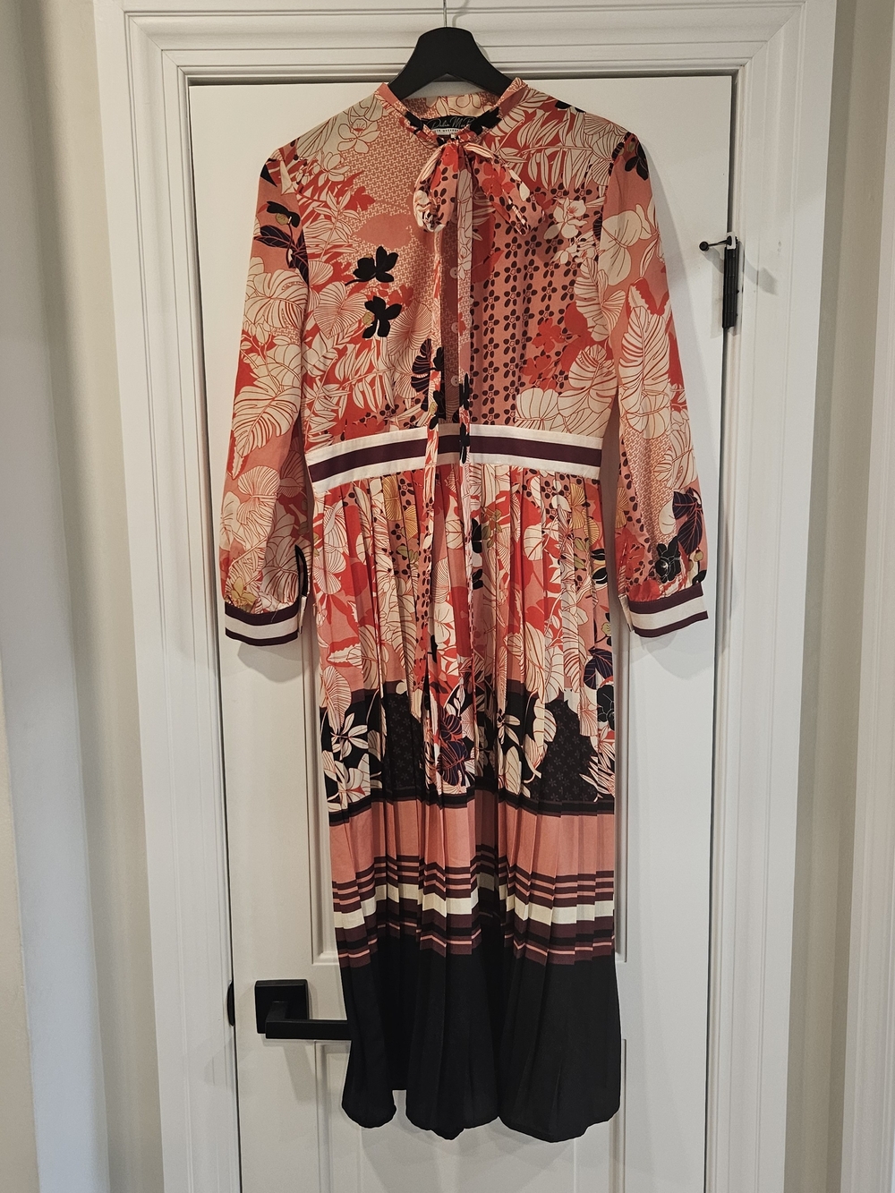 DALIA MACPHEE Coral Red Floral Tie-Neck Blouse